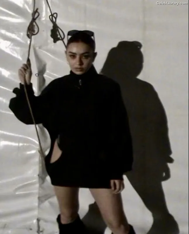 Charli XCX photo 13 of 2701
