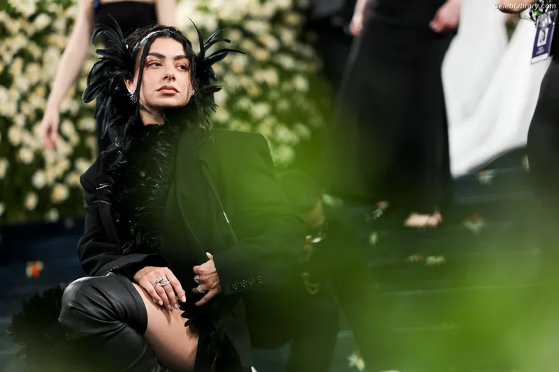 Charli XCX photo 6 of 2701