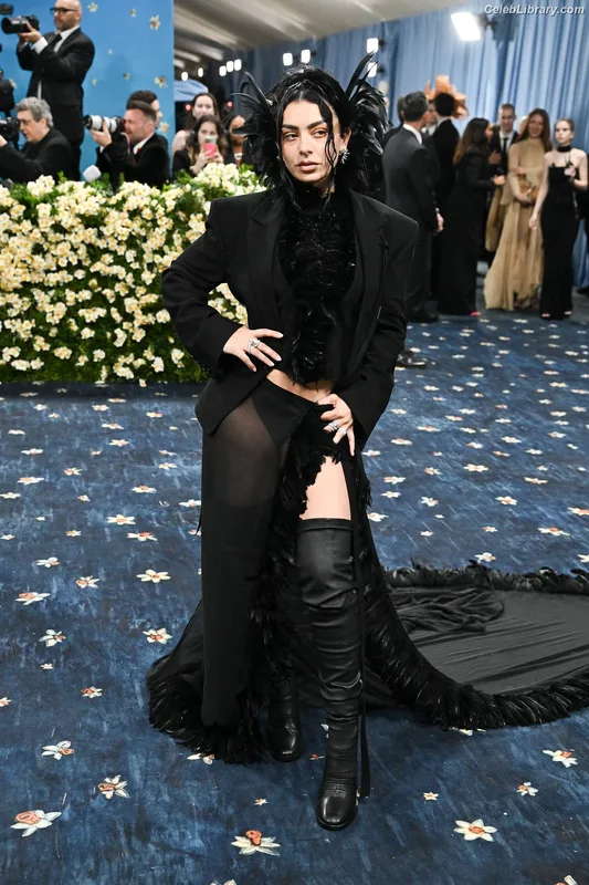 Charli XCX photo 14 of 2701
