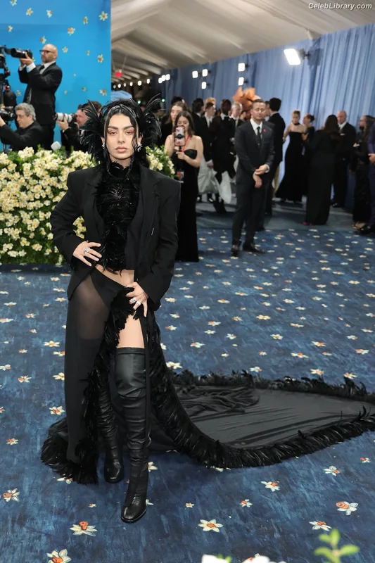 Charli XCX photo 22 of 2701