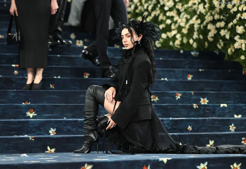 Charli XCX photo 5 of 2701