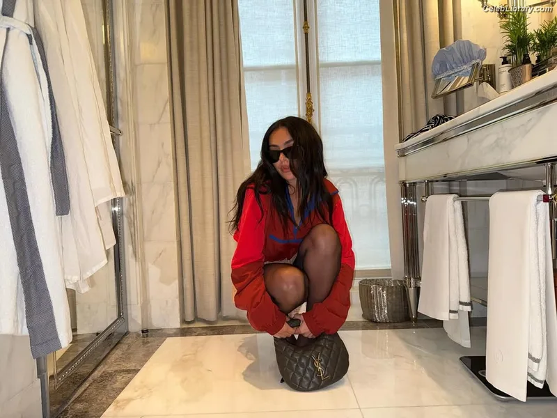 Charli XCX photo 13 of 2701