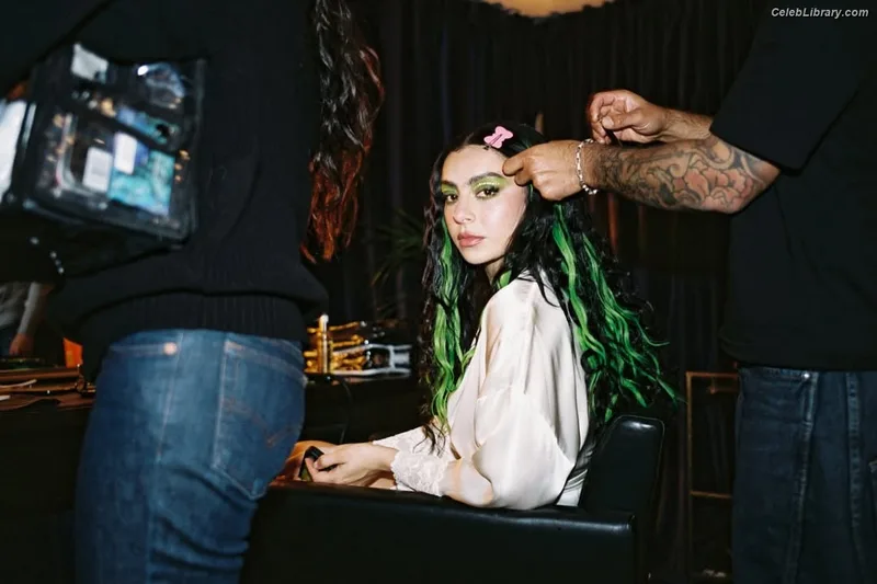 Charli XCX photo 6 of 2701