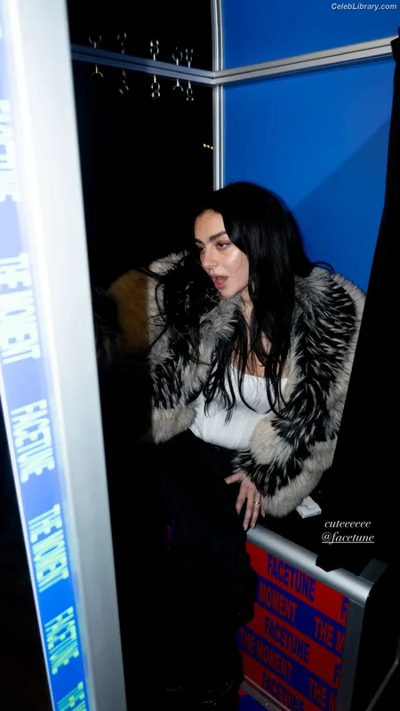 Charli XCX photo 12 of 2701