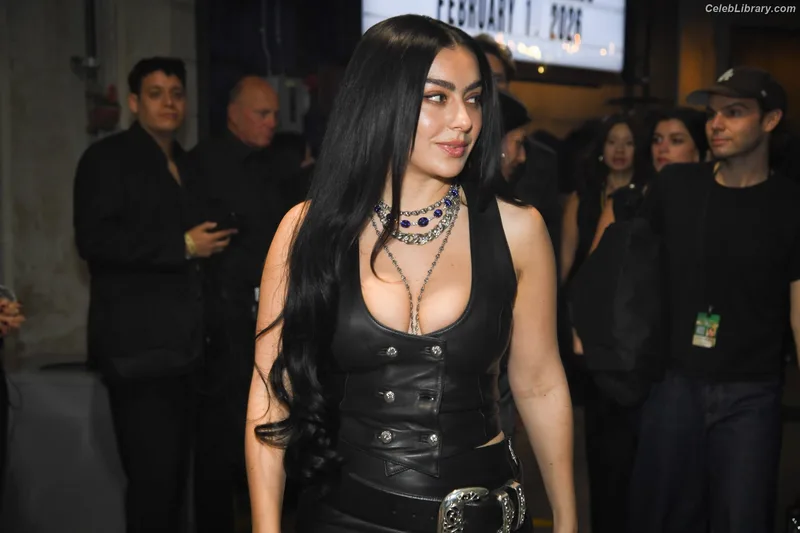 Charli XCX photo 18 of 2701