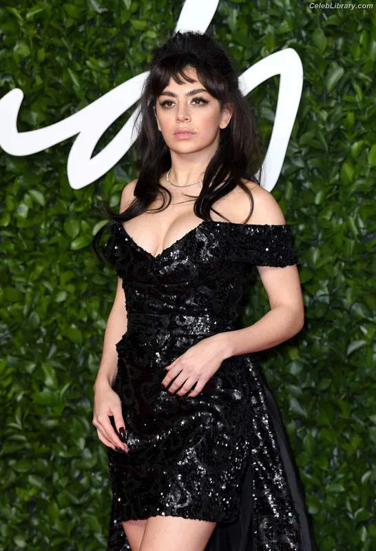 Charli XCX photo 13 of 2701