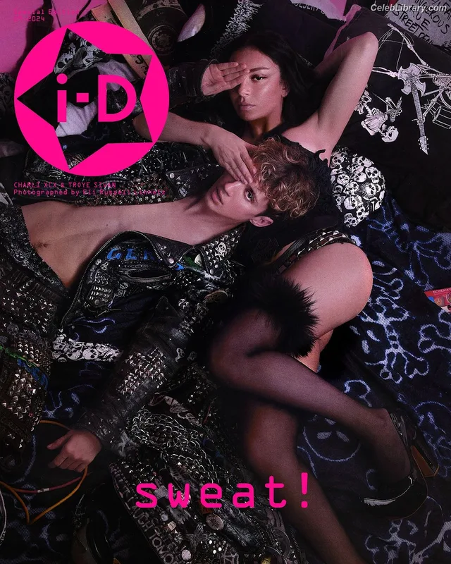 Charli XCX photo 24 of 2701