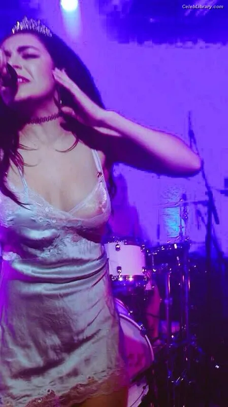 Charli XCX photo 24 of 2701