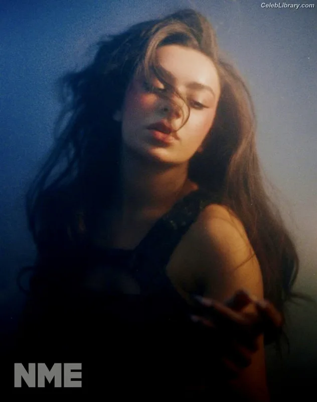 Charli XCX photo 20 of 2701