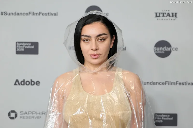 Charli XCX photo 22 of 2701
