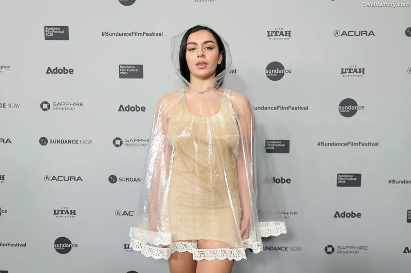 Charli XCX photo 7 of 2701