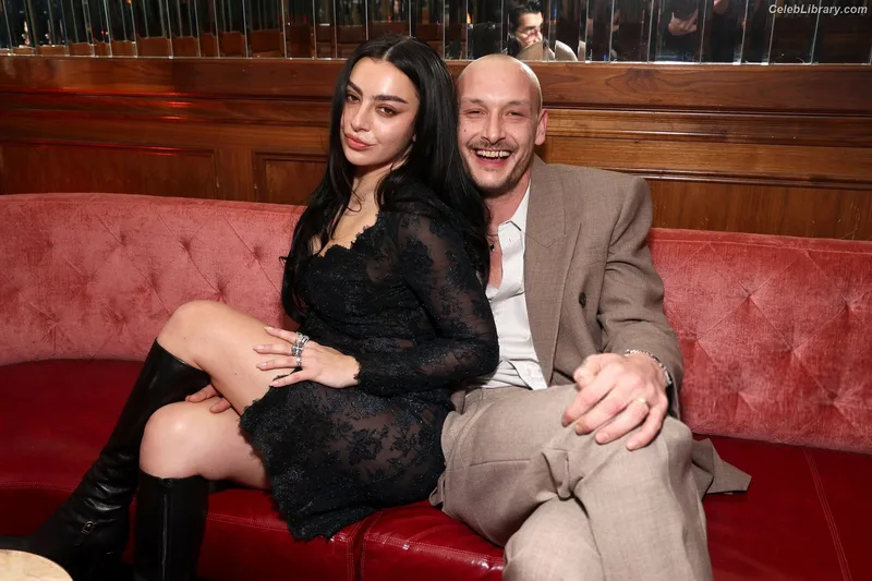 Charli XCX photo 3 of 2701