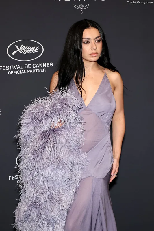Charli XCX photo 12 of 2701