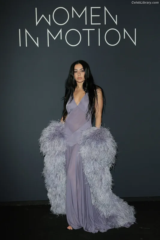 Charli XCX photo 15 of 2701