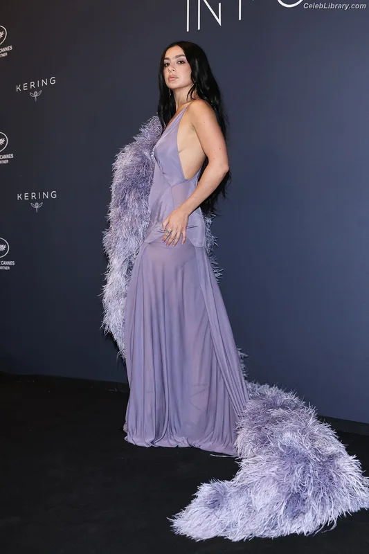Charli XCX photo 18 of 2701