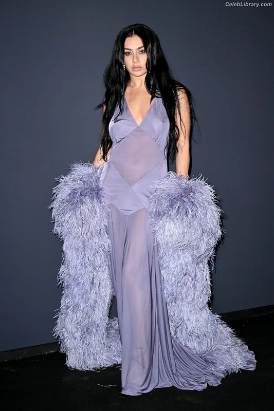 Charli XCX photo 15 of 2701
