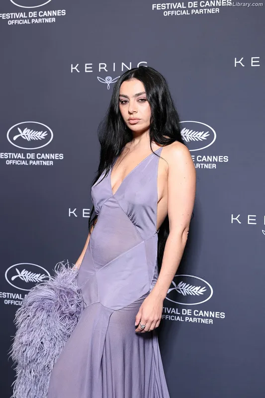 Charli XCX photo 20 of 2701