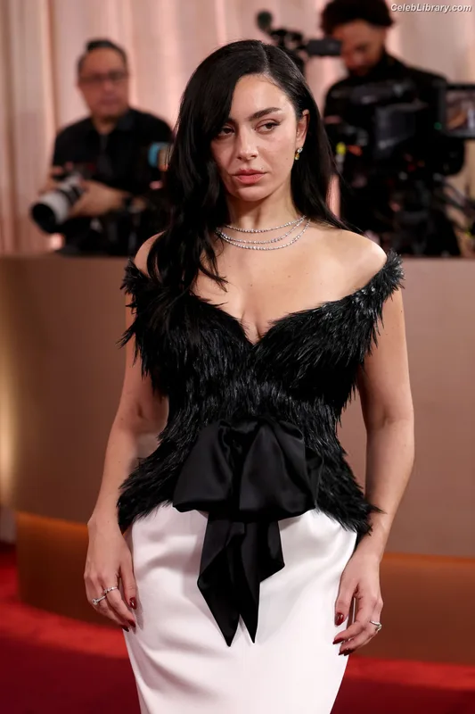 Charli XCX photo 4 of 2701