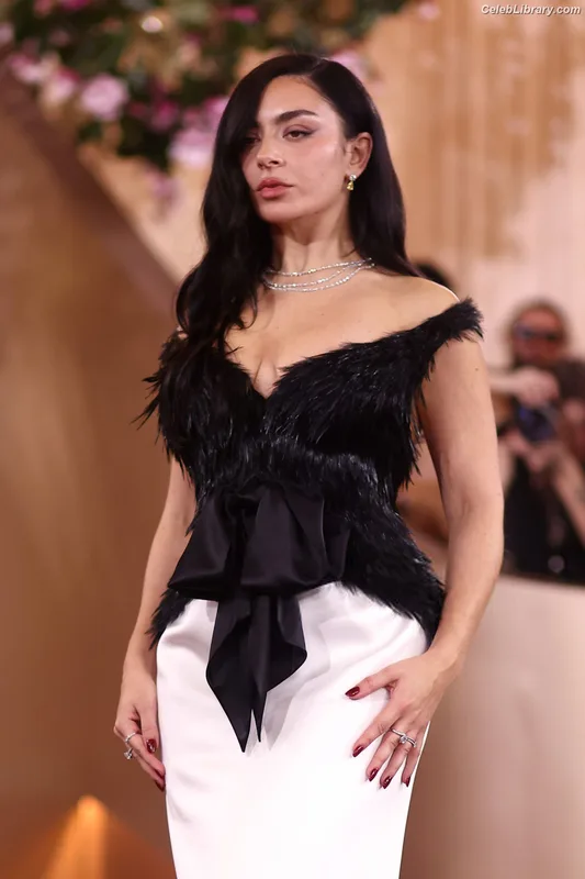 Charli XCX photo 16 of 2701