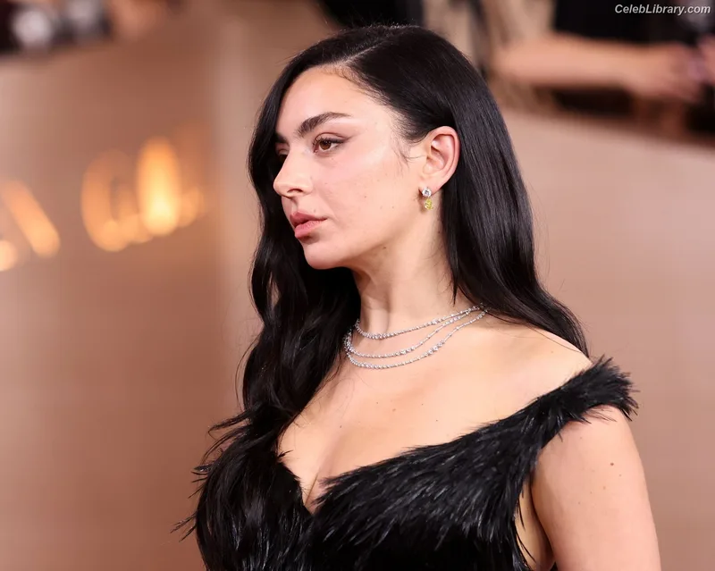 Charli XCX photo 12 of 2701