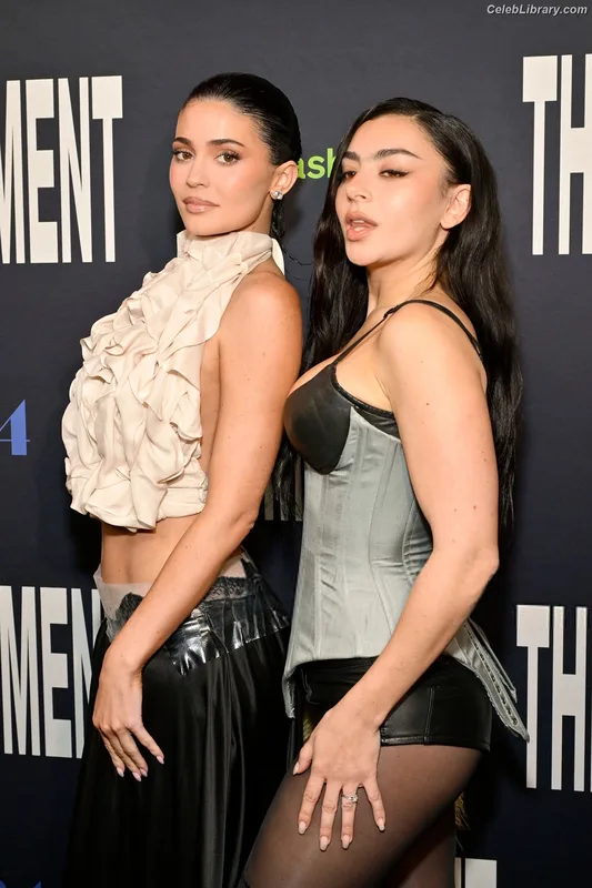 Charli XCX photo 23 of 2701