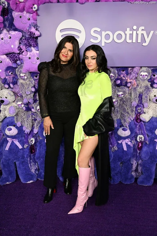 Charli XCX photo 16 of 2701