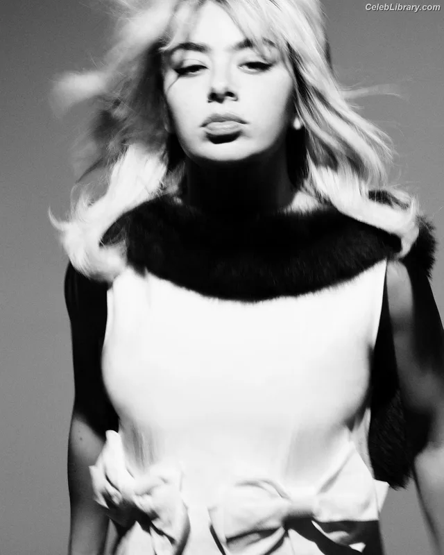 Charli XCX photo 24 of 2701