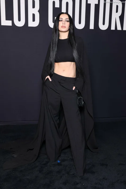 Charli XCX photo 15 of 2701