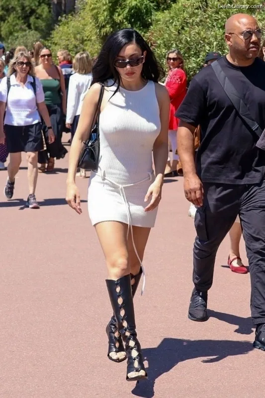Charli XCX photo 24 of 2701