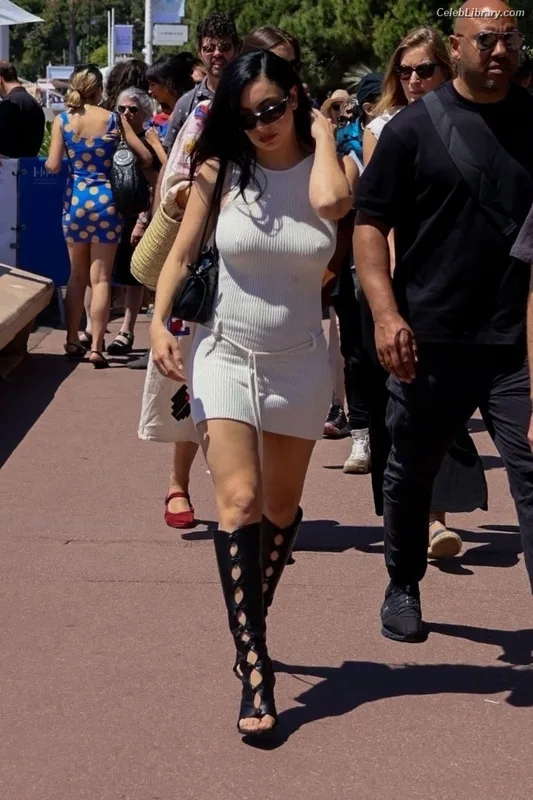 Charli XCX photo 6 of 2701
