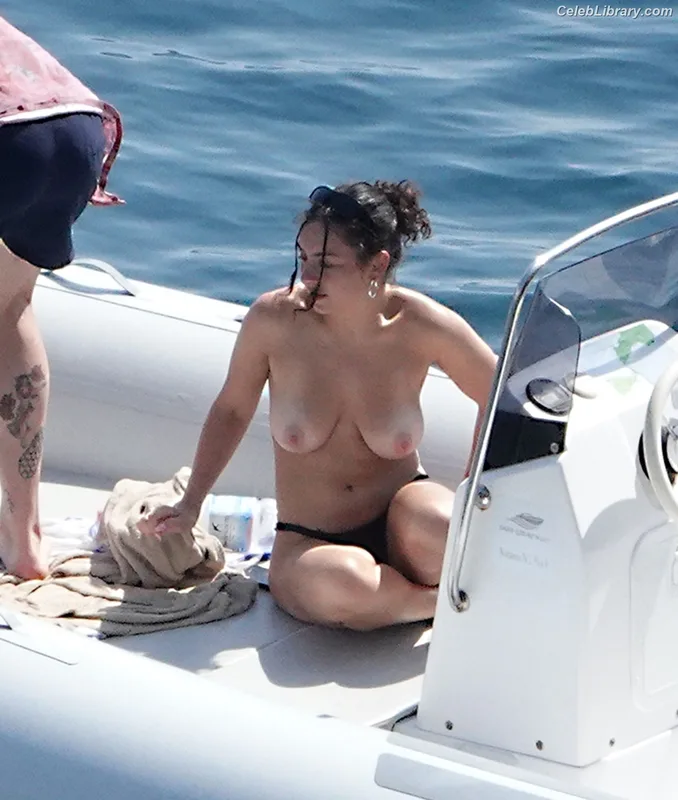 Charli XCX photo 21 of 2701