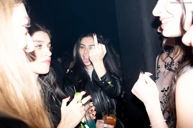 Charli XCX photo 3 of 2701