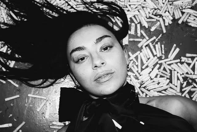 Charli XCX photo 20 of 2701