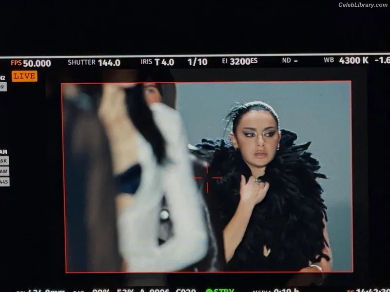 Charli XCX photo 6 of 2701