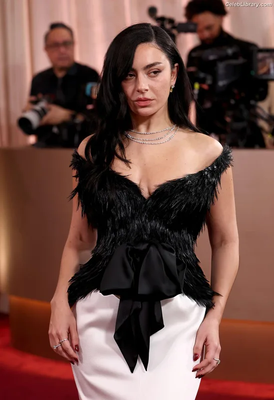 Charli XCX photo 13 of 2701