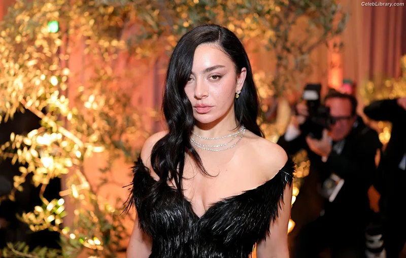 Charli XCX photo 17 of 2701