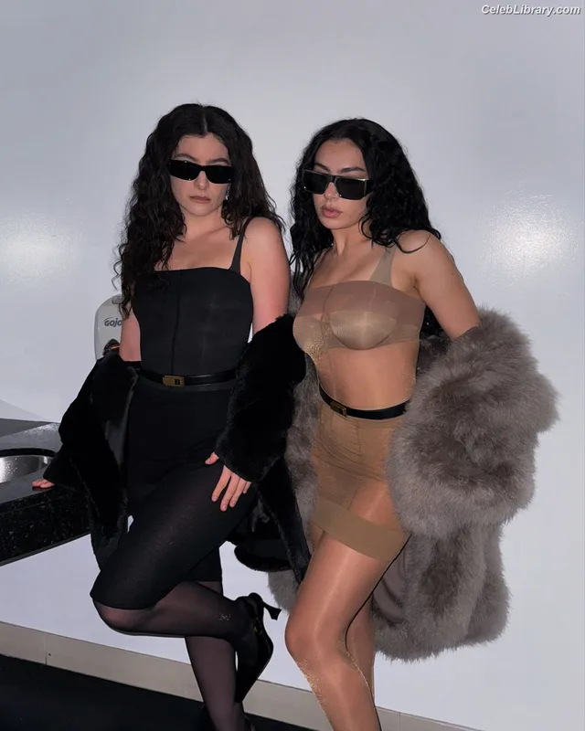 Charli XCX photo 20 of 2701