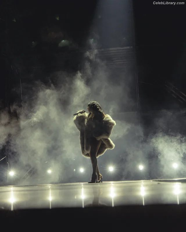 Charli XCX photo 22 of 2701