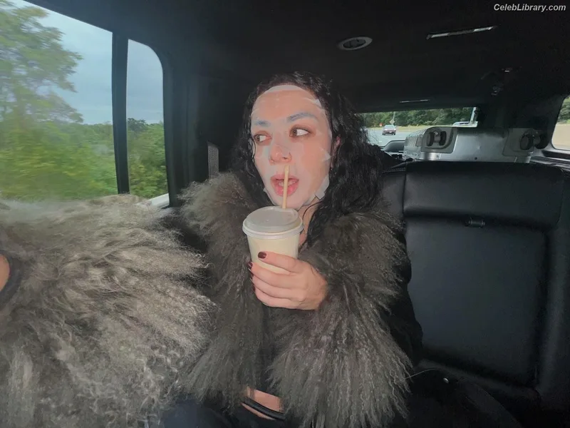 Charli XCX photo 4 of 2701