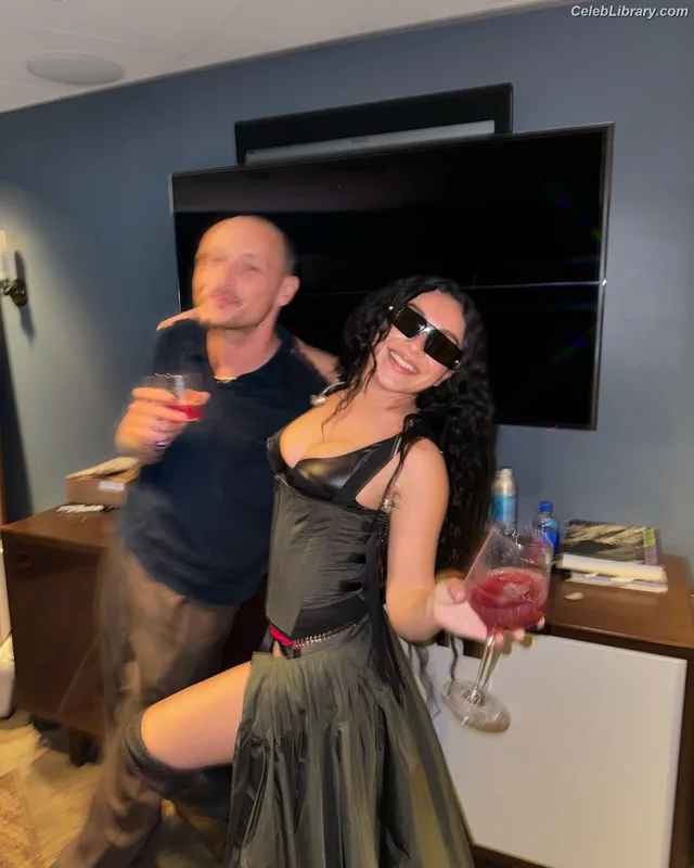 Charli XCX photo 15 of 2701