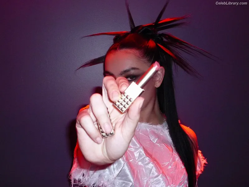 Charli XCX photo 12 of 2701
