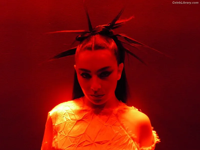 Charli XCX photo 13 of 2701