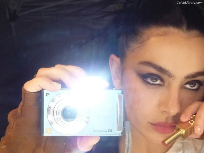 Charli XCX photo 15 of 2701