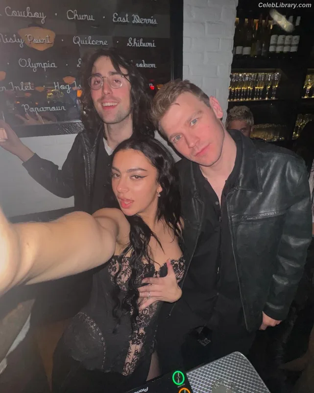 Charli XCX photo 7 of 2701