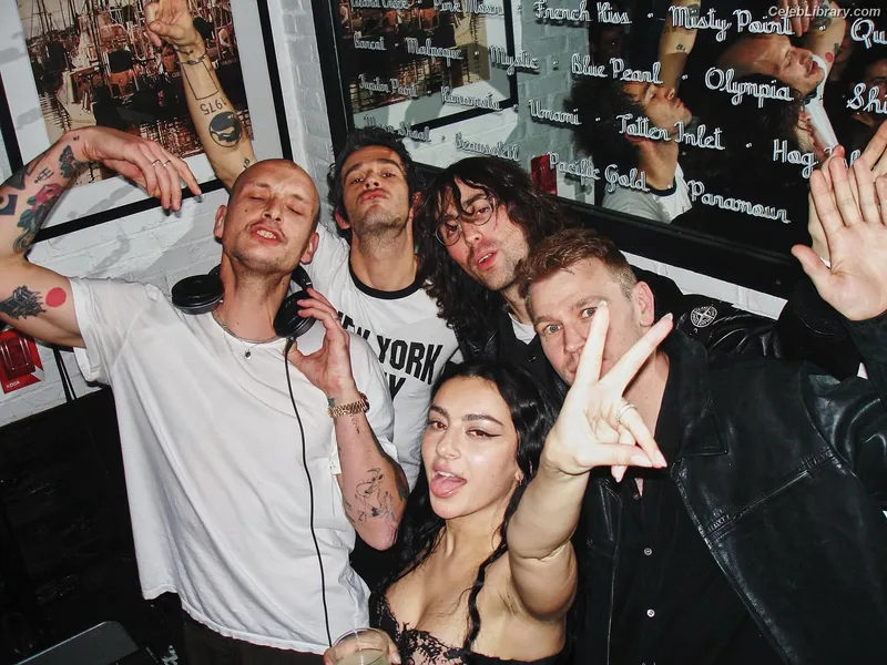 Charli XCX photo 13 of 2701