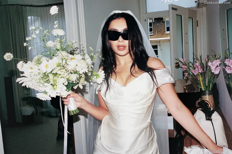Charli XCX photo 9 of 2701