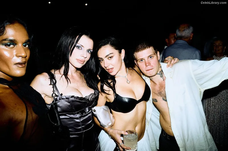 Charli XCX photo 23 of 2701