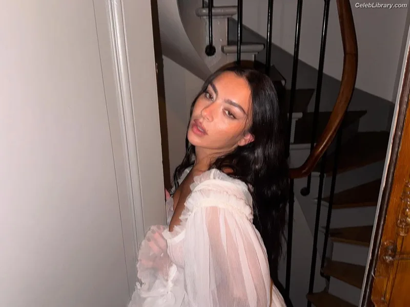 Charli XCX photo 5 of 2701