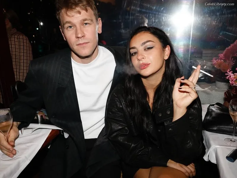 Charli XCX photo 6 of 2701