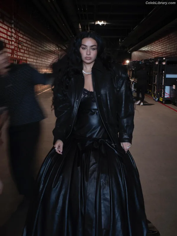 Charli XCX photo 13 of 2701